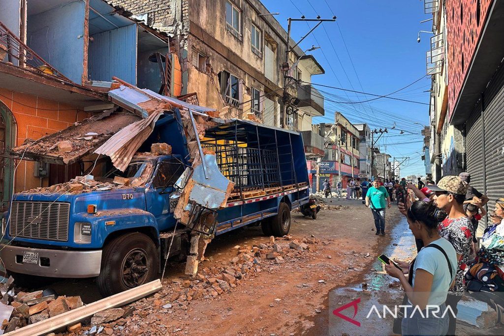 AA-20260810-42182432-42182412-AT_LEAST_18_KILLED_AS_MAGNITUDE_74_EARTHQUAKE_HITS_COLOMBIA