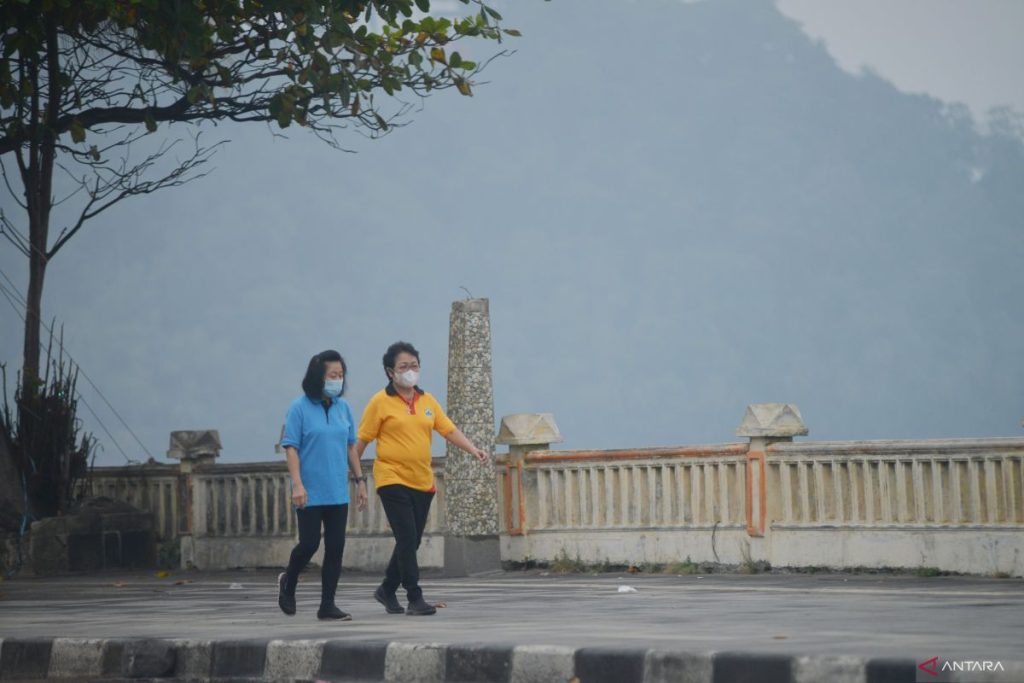 antarafoto-kabut-asap-di-padang-051023-ief-5