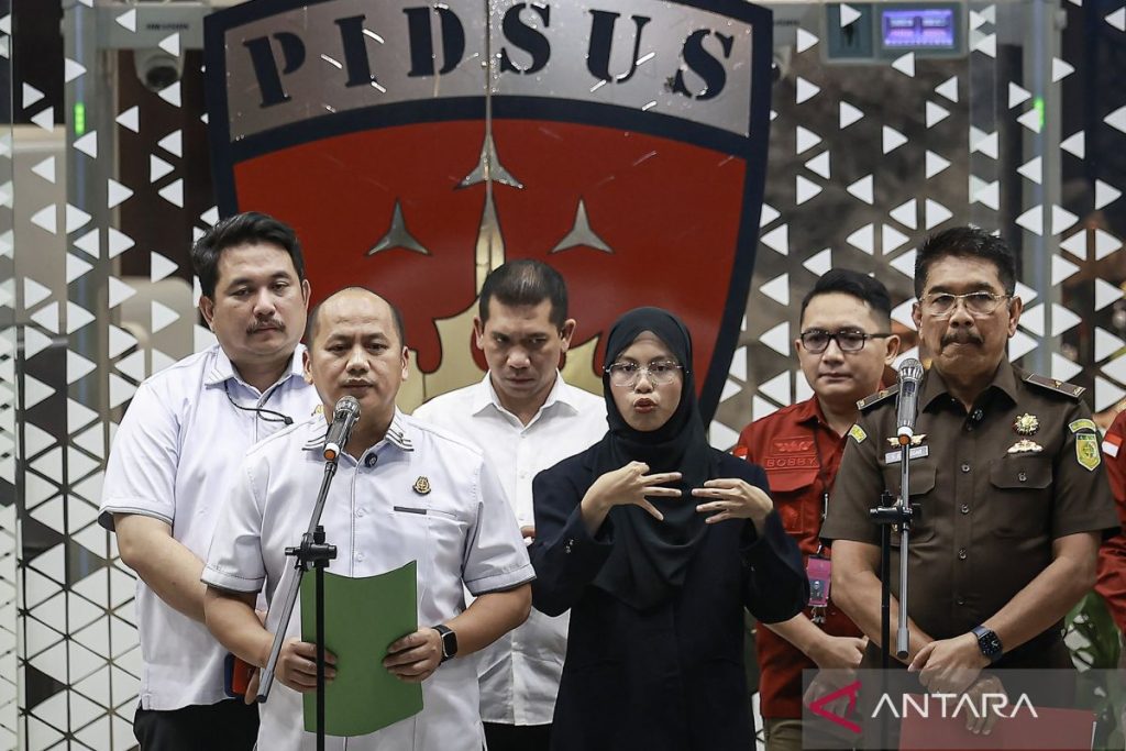 kejagung-tetapkan-dua-tersangka-kasus-dugaan-transfer-pricing-120826-dr-01
