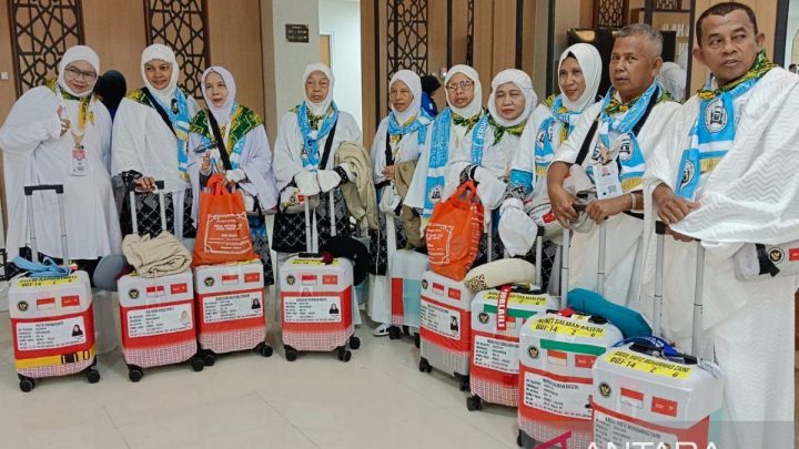 Embarkasi Banjarmasin berangkatkan Kloter 14 JCH Banjarmasin dan HST