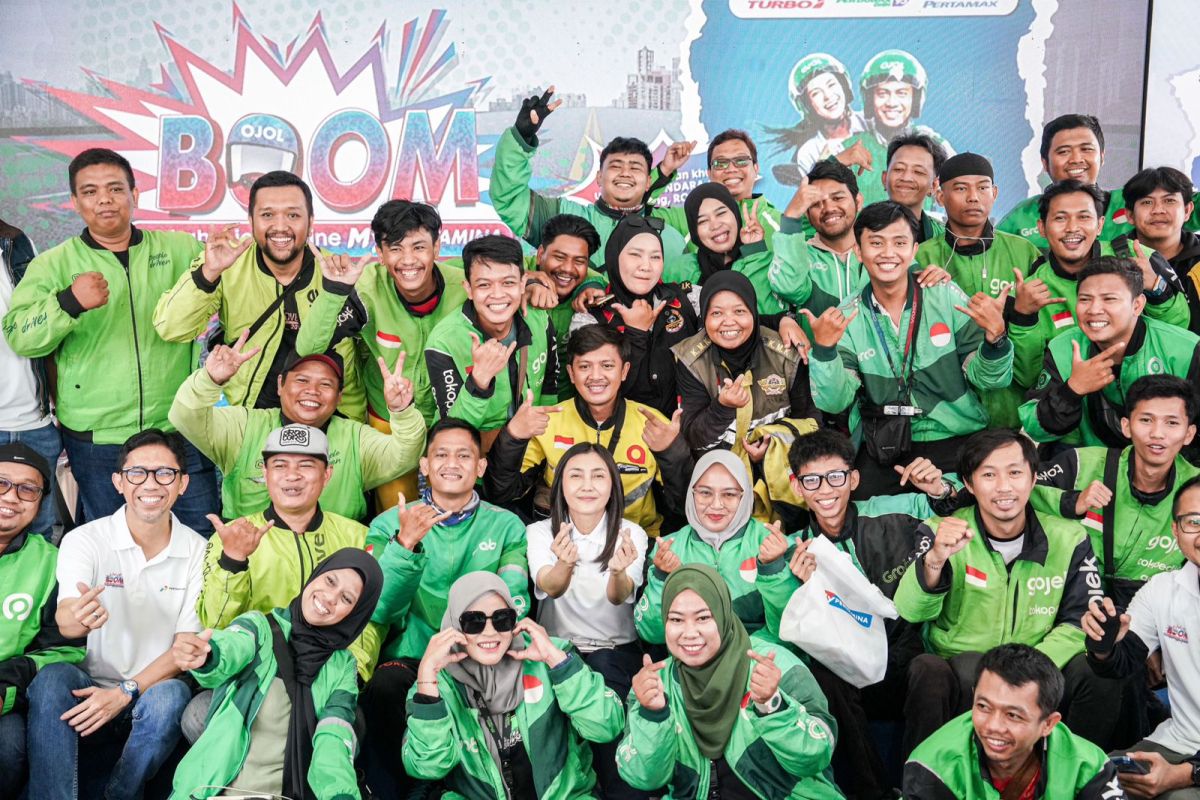 Pertamina Patra Niaga berikan 25 sepeda motor untuk mitra ojek online