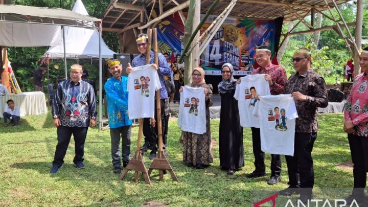 Wamen Komdigi: Permainan egrang dukung kecerdasan emosional anak