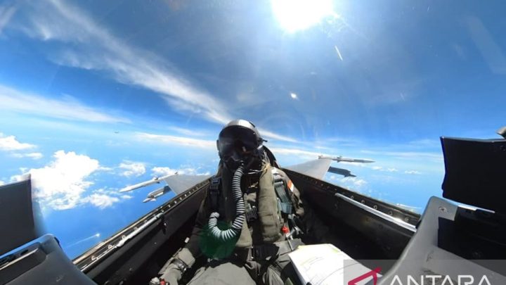 Meeting Results: KSAU berpatroli di udara menggunakan pesawat tempur F-16