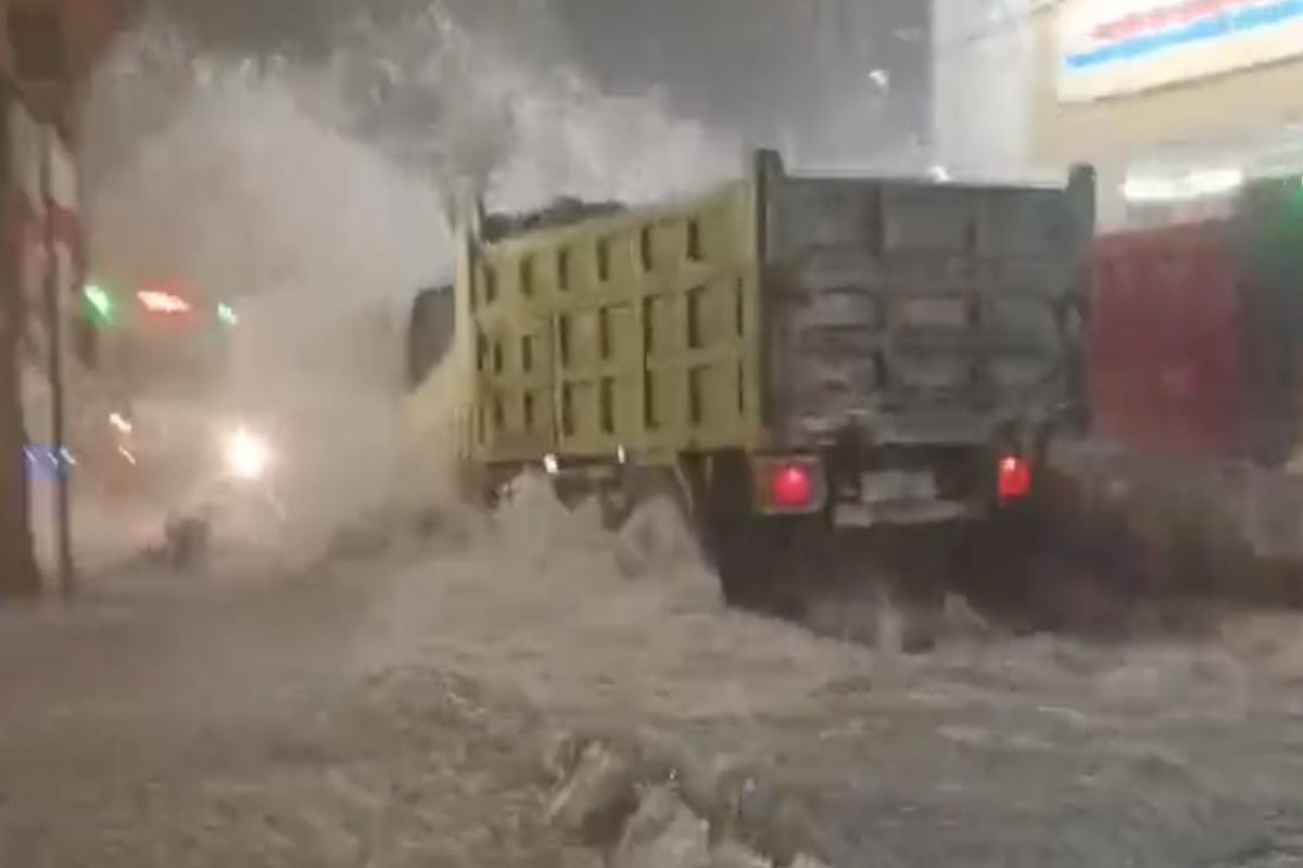 Banjir rendam sejumlah wilayah di Cepu