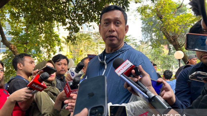 Topics Covered: Dirut Bulog pastikan harga ekspor beras ke Malaysia di atas HET di RI