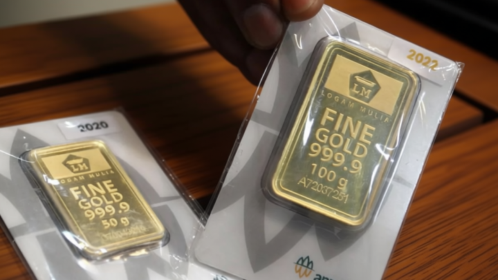 Senin pagi ini harga emas Antam turun Rp5.000 menjadi Rp2,764 juta/gr