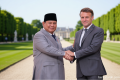 Politik kemarin, APBN untuk kurban hingga Prabowo disambut Macron