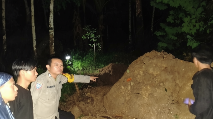 Solving Problems: Dua warga Kabupaten Tapanuli Selatan dilaporkan tertimbun longsor
