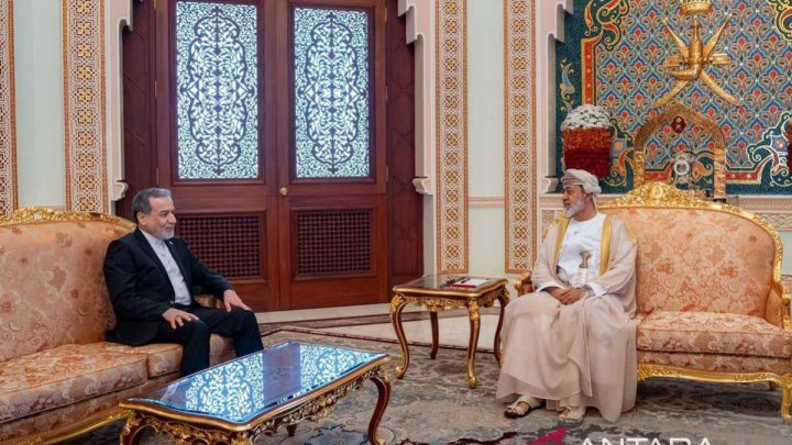 Topics Covered: AS ancam akan “meledakkan” Oman jika mencoba kuasai Selat Hormuz