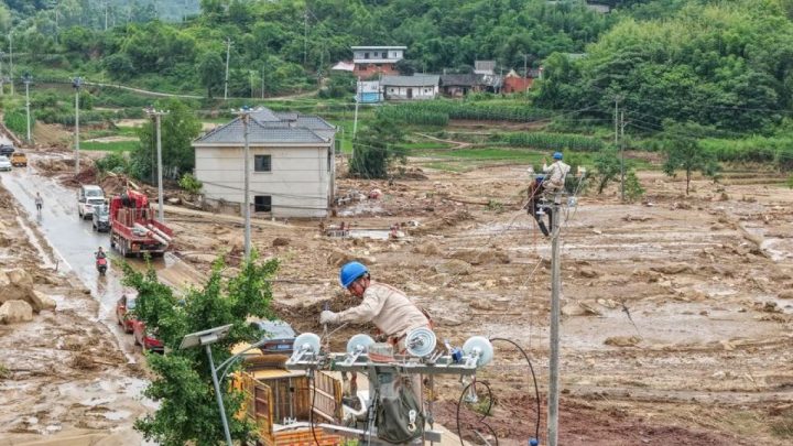 Important Visit: Melihat upaya pemulihan pascabencana di area terdampak hujan Chongqing