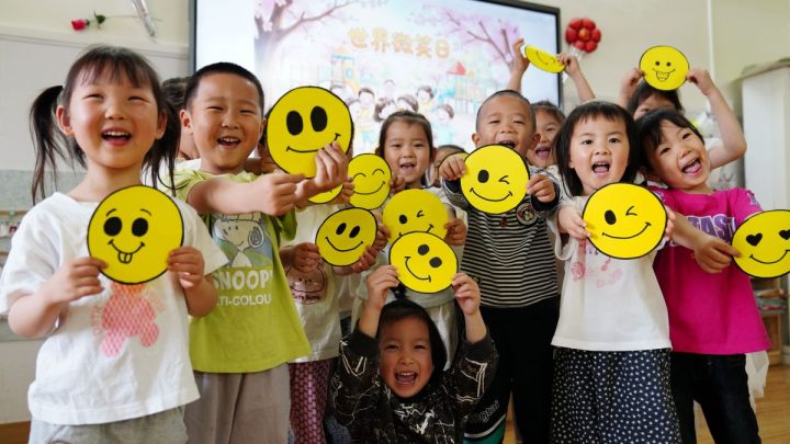 Menengok keceriaan anak-anak merayakan Hari Senyum Sedunia di China