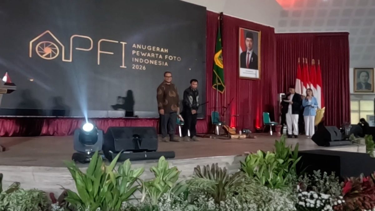 EMPAT-PEWARTA-FOTO-ANTARA-RAIH-PENGHARGAAN-APFI-2026