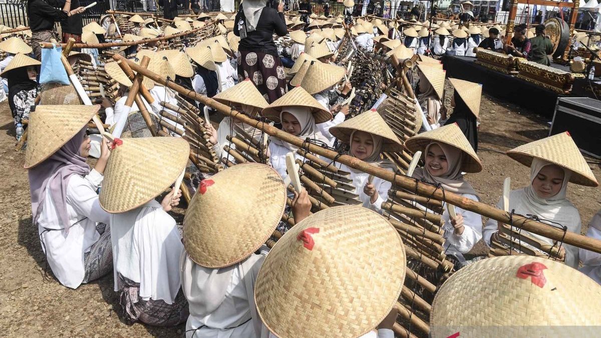 Festival-calung-renteng-di-Tasikmalaya-090526-adb-3