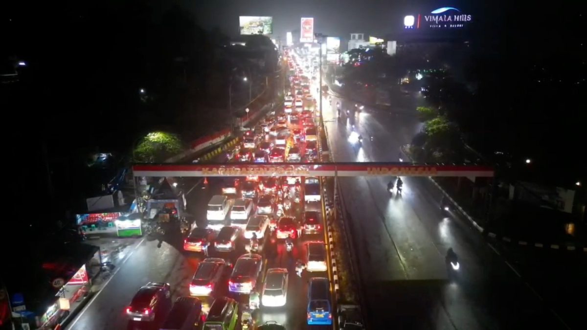 HARI-KEDUA-LIBUR-PANJANG-WISATAWAN-KE-PUNCAK-TURUN-6-5-PERSEN