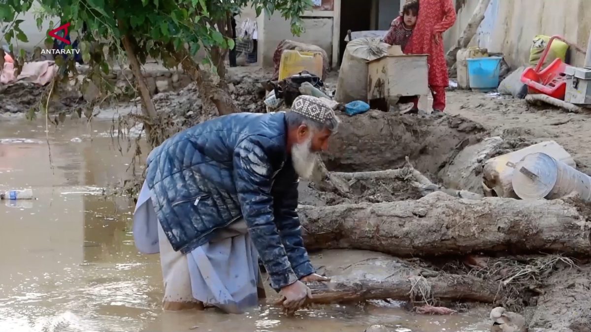 HUJAN-DERAS-PICU-BANJIR-MEMATIKAN-DI-AFGHANISTAN