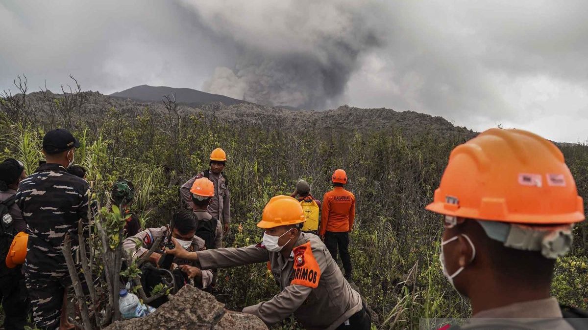 Hari-kedua-pencarian-pendaki-korban-erupsi-Gunung-Dukono-09052026-ans-3-1