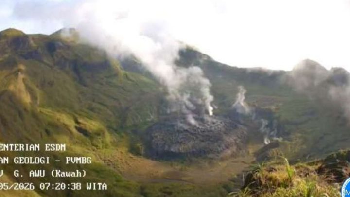 Facing Challenges: Gempa vulkanik dangkal Gunung Awu naik 41 kali per hari