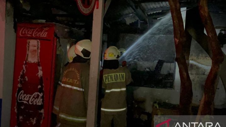 Key Issue: Warung di Satpas SIM Cengkareng Jakbar terbakar