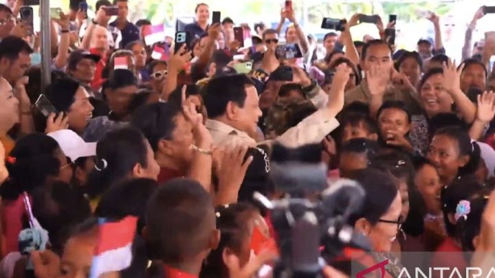 Important Visit: Presiden berjoget “Tabola Bale” bersama masyarakat di Miangas