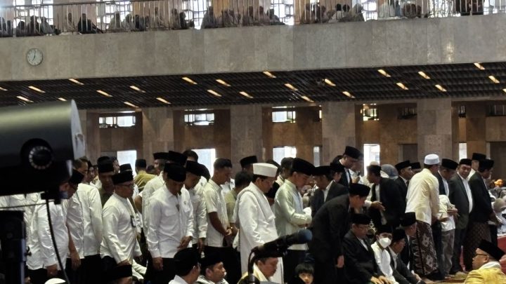 What Happened During: Gibran dan keluarga shalat Idul Adha di Masjid Istiqlal