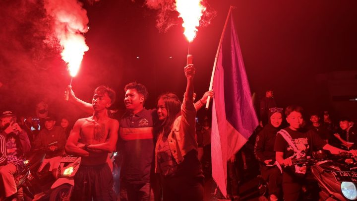 Ribuan Bobotoh padati Flyover Pasupati rayakan kemenangan Persib