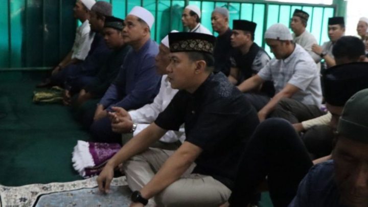 Visit Agenda: Polres Kepulauan Seribu salurkan puluhan hewan kurban untuk warga