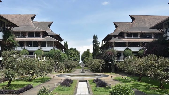 Special Plan: ITB dampingi keluarga mahasiswannya yang hilang di Gunung Puntang