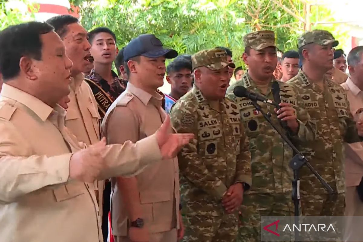 Historic Moment: Prabowo minta jenderal TNI nyanyi untuk warga Miangas