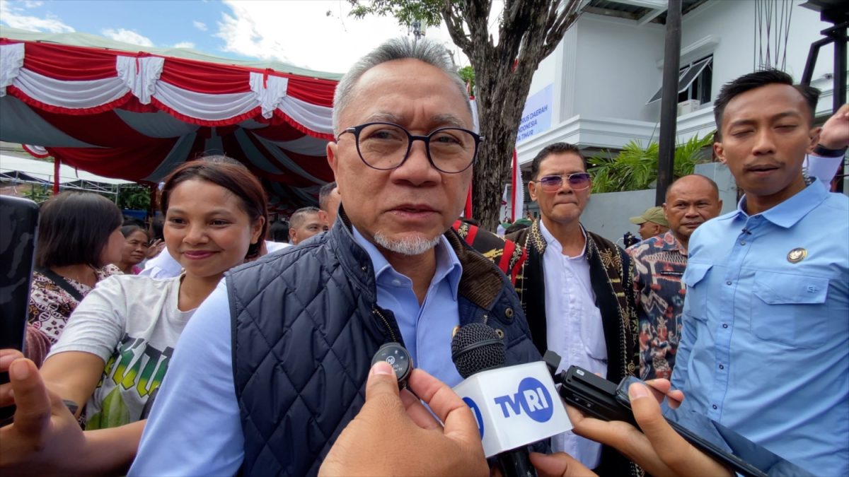 MENKO-PANGAN-BAGIKAN-1.000-PAKET-SEMBAKO-UNTUK-UMAT-GBI-DI-NTT