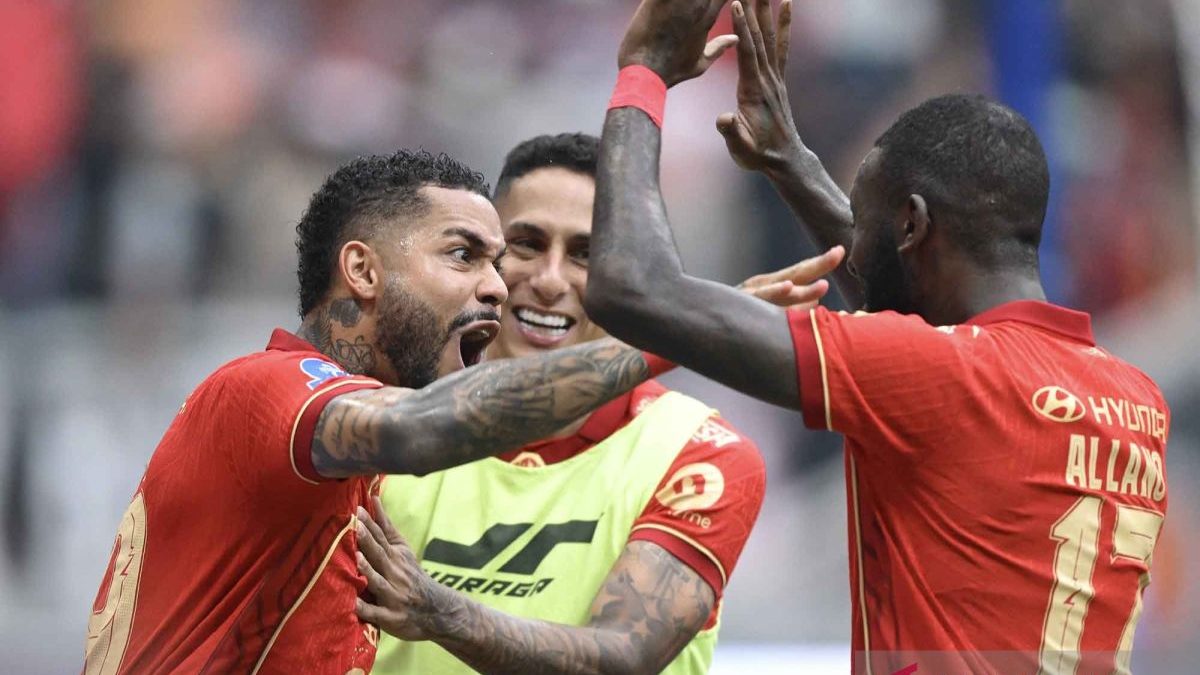 Persija-Jakarta-Kalahkan-Semen-Padang-230526-MRH-11