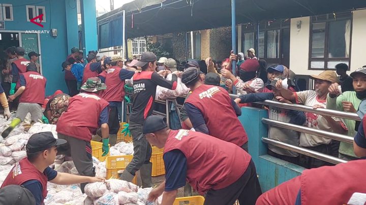 Semangat berkurban warga Batur terus mengalir – tembus ratusan kurban