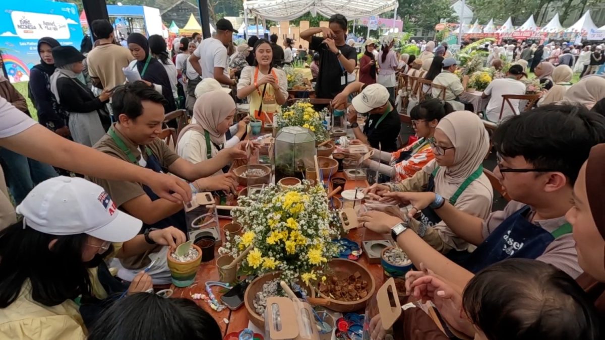 SUNSET-DI-KEBUN-2026-PADUKAN-MUSIK-DAN-EDUKASI-TENTANG-TANAMAN-LANGKA