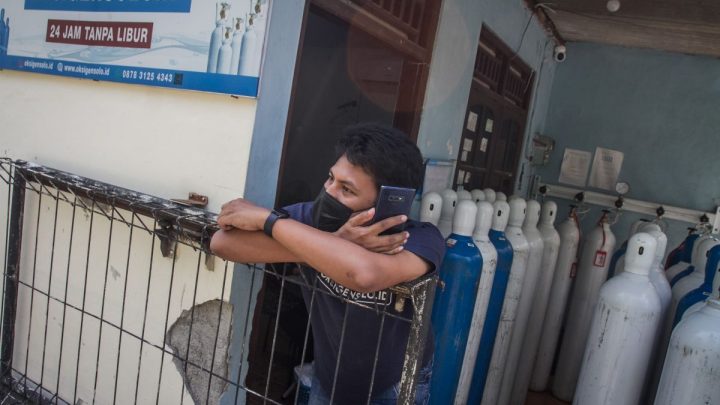 Solution For: Kontaminasi bakteri pada ponsel meningkatkan risiko kesehatan