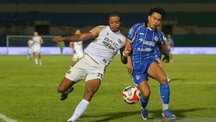 Alex Martins hat-trick – Dewa United bantai PSBS Biak 5-0