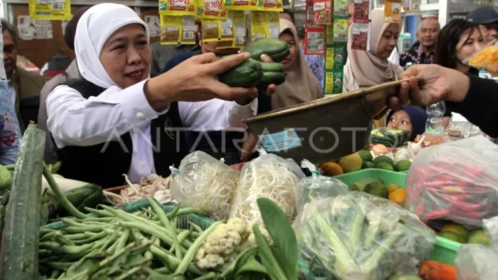 Topics Covered: Riuh sunyi di rak sembako