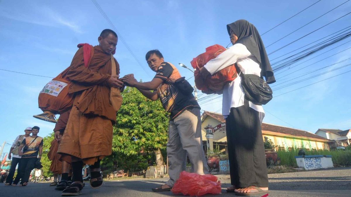 pindapata-bhikkhu-walk-for-peace-2026-di-klaten-250526-ajn-8