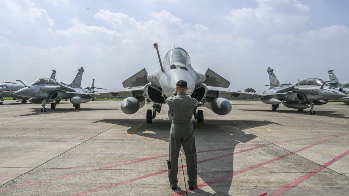 presiden-serahkan-alutsista-pesawat-kepada-tni-2790485