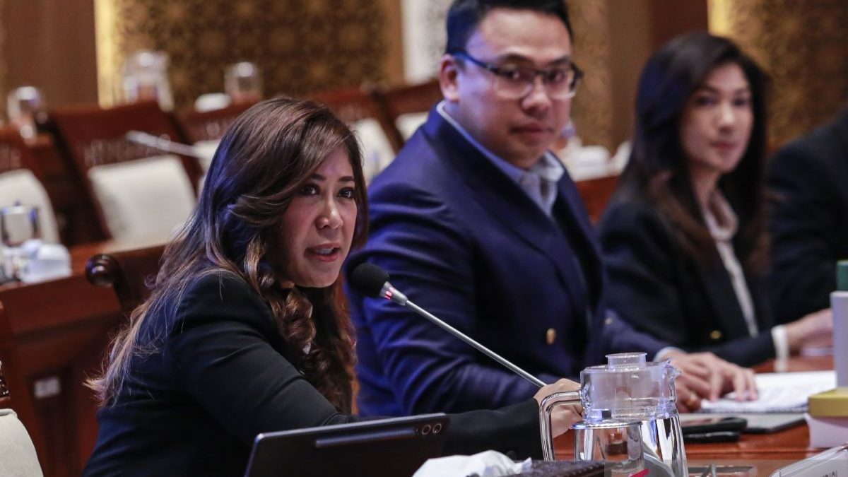 raker-komisi-i-dpr-dengan-menkomdigi-2790549