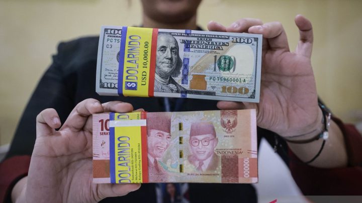 New Policy: Ekonom nilai rupiah tembus Rp17.500 dipicu tekanan global dan domestik