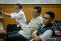 Solving Problems: Hirup udara bebas, 3 legislator NTB tetap berstatus terdakwa