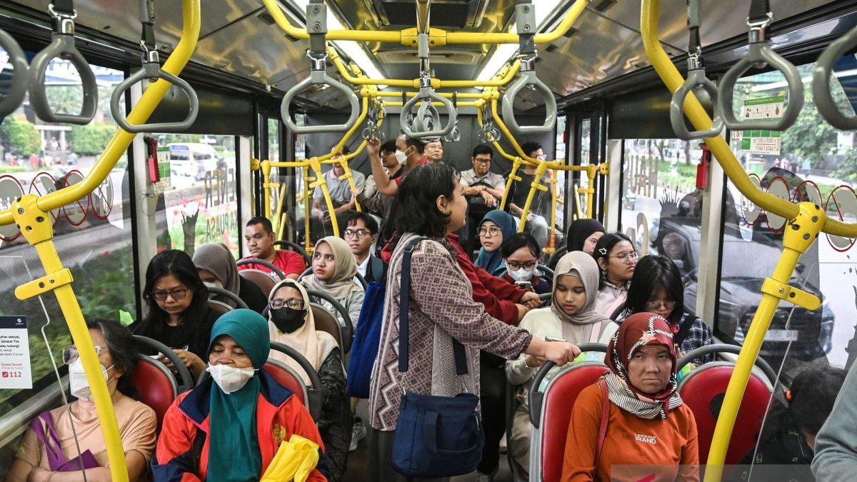 transjakarta-berlakukan-tarif-rp12-2762234