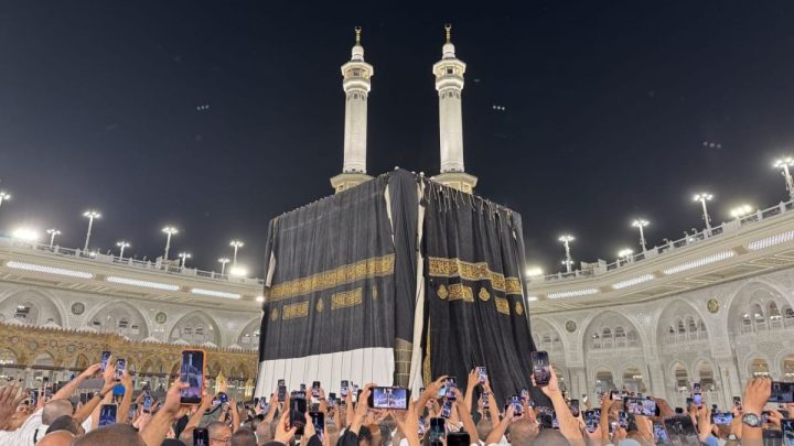 Syahdunya pergantian kiswah sambut tahun baru di Tanah Suci