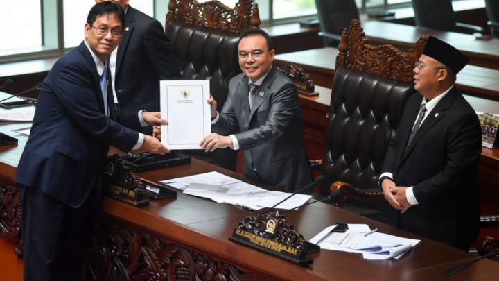 New Policy: Politik kemarin, isu Menkeu mundur hingga kerja sama pertahanan
