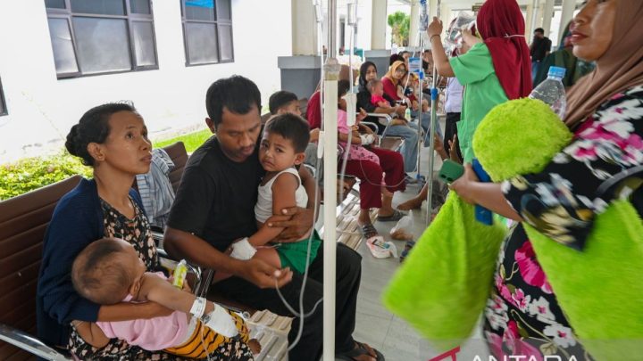 Gubernur: Setelah tiba di Sulteng saya tinjau lokasi terdampak gempa