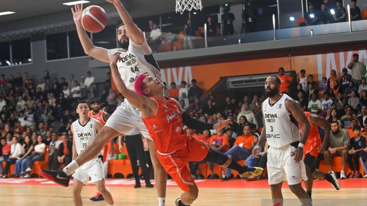 Dewa United kalahkan tuan rumah Pelita Jaya di laga pertama semifinal IBL