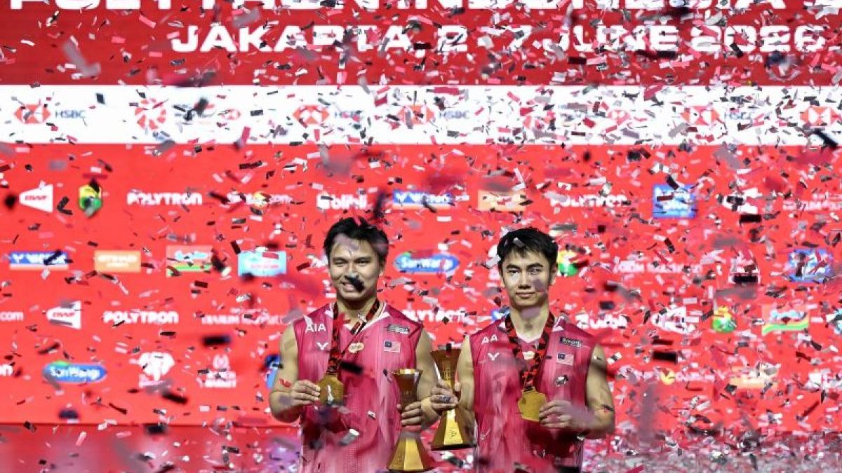 Goh-Izzuddin-juara-ganda-putra-Indonesia-Open-2026-070626-fzn-4