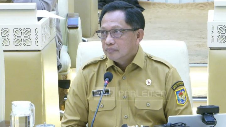 Topics Covered: Mendagri imbau pemda tak lagi rekrut tenaga honorer baru