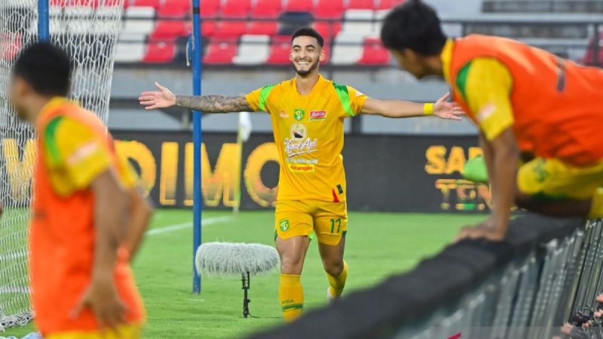 Persebaya-Kalahkan-Arema-280426-fik-8A