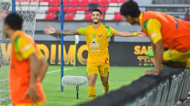 Important Visit: Persebaya perpanjang kontrak Jefferson Silva