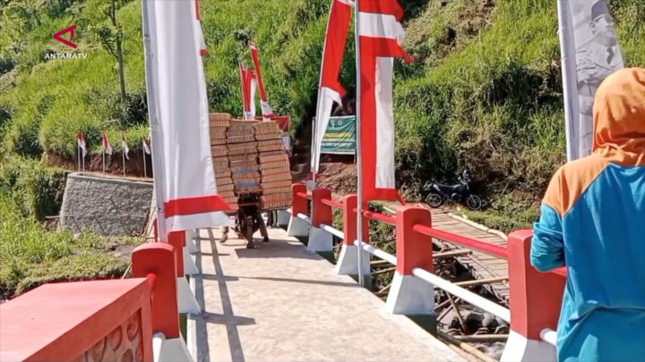Jembatan Perintis Garuda geliatkan ekonomi warga desa